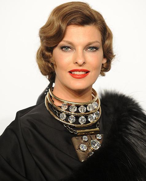 Линда Евангелиста требует справедливых алиментов