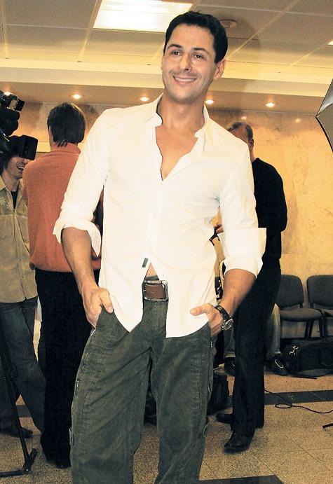 Стас Костюшкин накормит пассажиров курицей