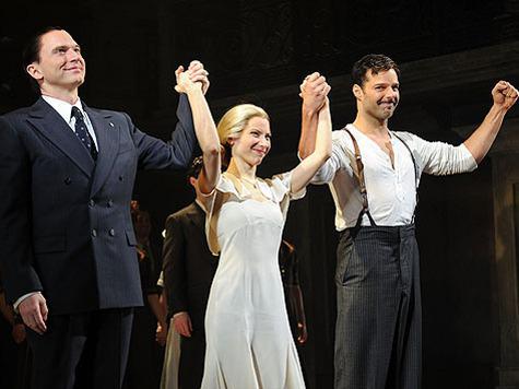 Рики Мартин отрастил усы и стал актером