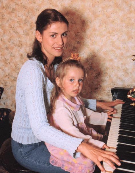 Анна Ковальчук скрывала сына два года