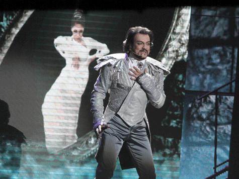 Выяснилось, какие отношения связывают Киркорова и крестную его дочери