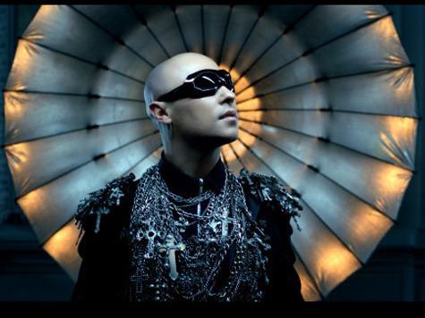 Певец Никита выпустил коллекцию эксклюзивных масок