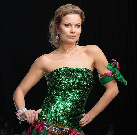 «Блестящей» Насте Осиповой разбили машину