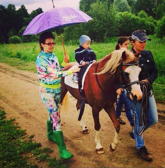 Эвелина Бледанс с сыном. Фото: Instagram.com