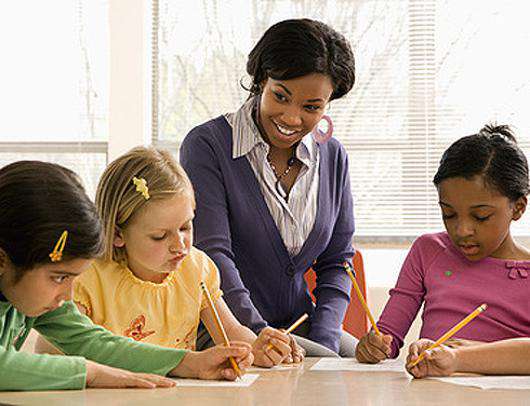 Как помочь ребенку с уроками? Фото: Fotolia/PhotoXPress.ru.