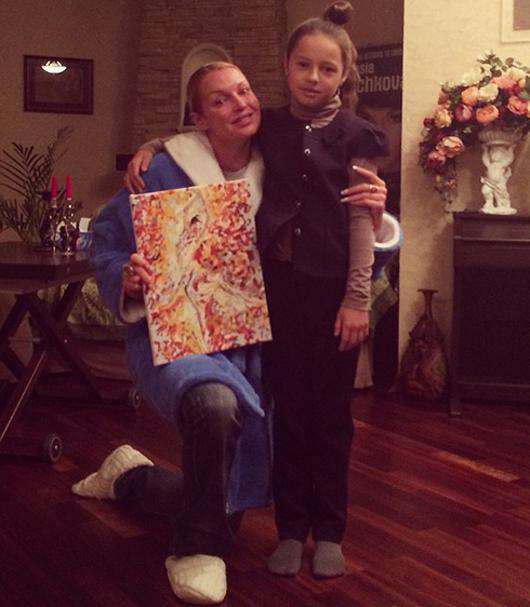 Анастасия Волочкова показала подарок своей дочери Ариадны. Фото: Instagram.com/volochkova_art. 