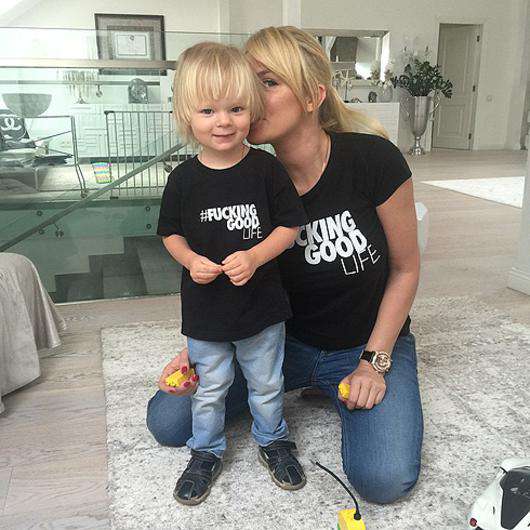Яна Рудковская с сыном. Фото: Instagram.com/ rudkovskayaofficial.