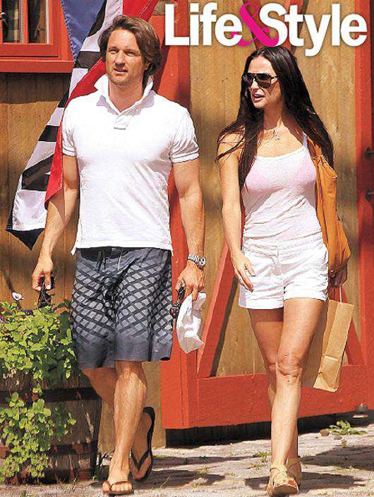 Деми Мур и Мартин Хендерсон. Фото: www.lifeandstylemag.com.