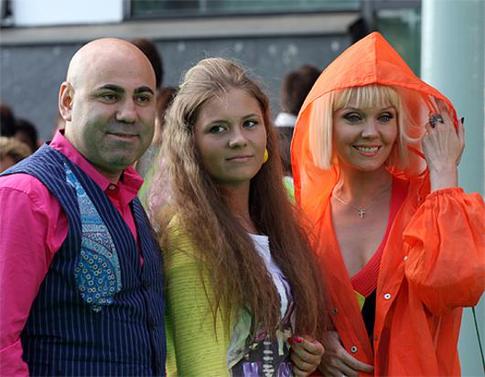 Дочь Валерии уезжает из страны