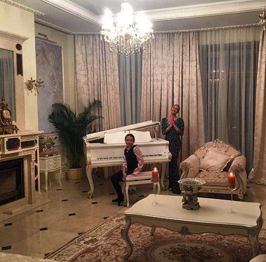 Анастасия Волочкова показала свой новый дом. Фото: Instagram.com/volochkova_art.