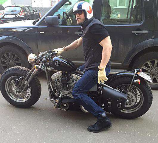 Владимир Яглыч на новом мотоцикле. Фото: личный архив.