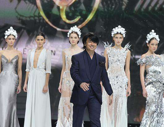 Показ Валентина Юдашкина.