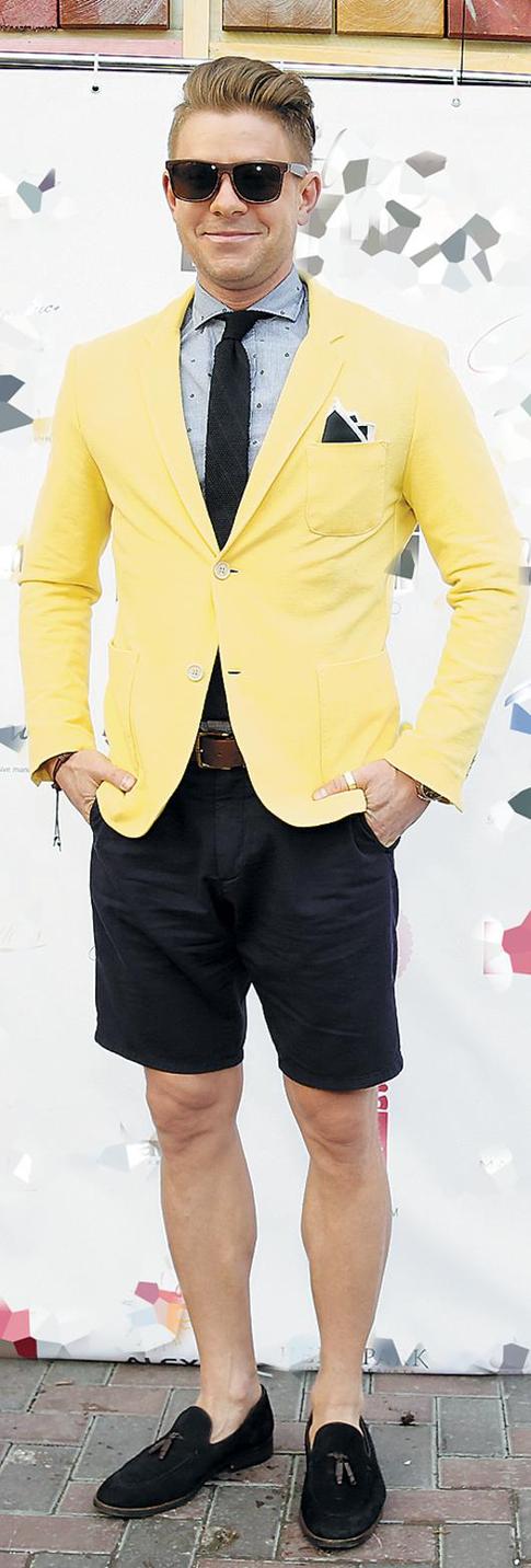 Митя Фомин прилежно выполняет рекомендации глянцевых журналов