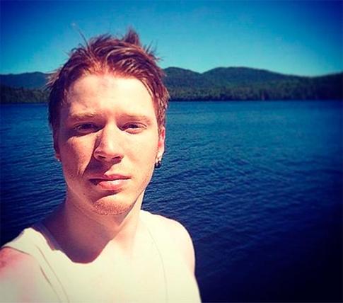 Никита Пресняков отдыхает со школьницей