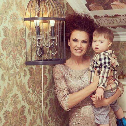 Эвелина Бледанс с сыном. Фото: Instagram.com.