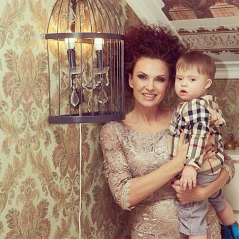 Эвелина Бледанс отмечает день рождения сына