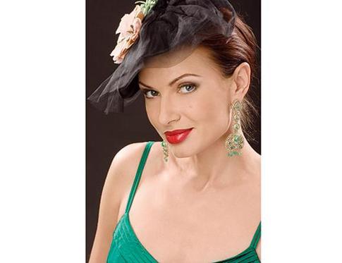 Эвелина Бледанс: «Радостно после сорока лет ощущать себя в роли молодой мамы»