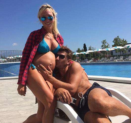 Алексей Ягудин и Татьяна Тотьмянина через месяц станут родителями во второй раз. Фото: Instagram.com/alexei.yagudin.
