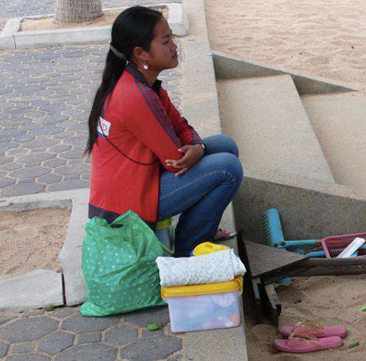 Через какое-то время его тайская любовь пожаловалась, что ей просто негде жить...