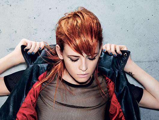 Тренд ELECTRIC YOUTH. Волосы: Tyler Johnston, Lesley Lawson; стиль: Ingo Nahrwold; макияж: Loni Bauer; фотограф: Sabine Liewald - команда Schwarzkopf Professional.