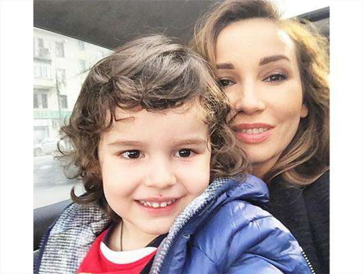 Анфиса Чехова с сыном. Фото: Instagram.com/achekhova.