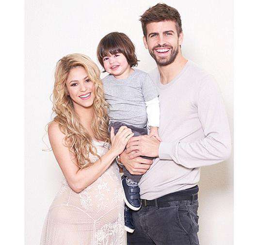 Шакира и Жерар Пике со старшим сыном. Фото: Instagram.com/shakira.