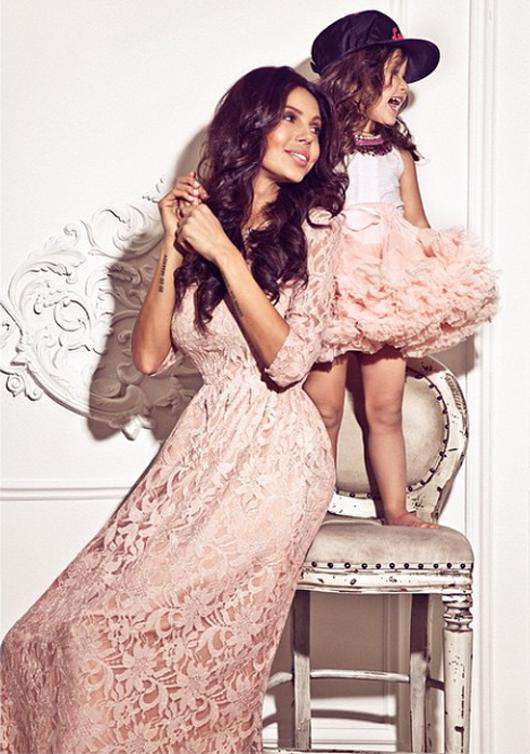 Оксана Самойлова с удовольствием шьет наряды для своей трехлетней дочери Ариэлы. Фото: Instagram.com/samoylovaoxana. 