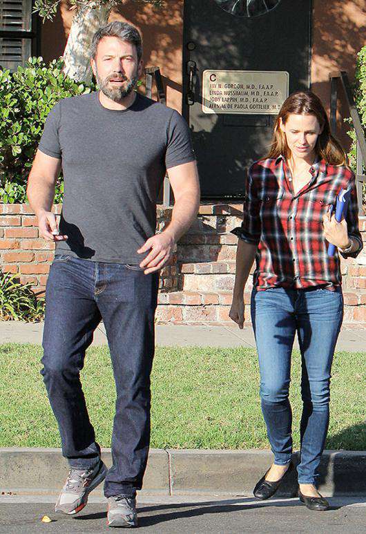 Бен Аффлек и Дженнифер Гарнер после посещения семейного психолога. Фото: Rex Features/Fotodom.ru.