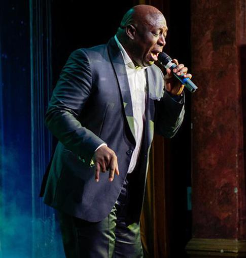 На премию «SMG AWARDS 2015» приехал Армстронг