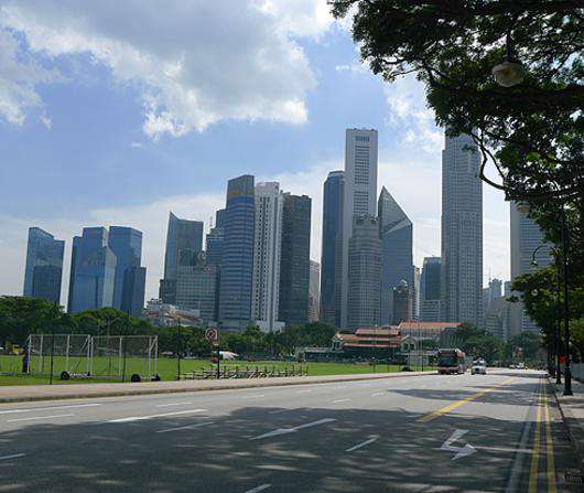 Сингапур – это город-государство, который свои малые размеры компенсирует высокими ценами.