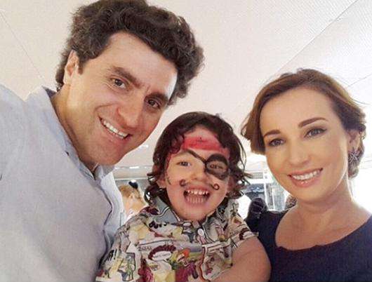 Гурам Баблишвили, Соломон и Анфиса Чехова. Семья отмечает третий день рождения Солика. Фото: Instagram.com/achekhova.