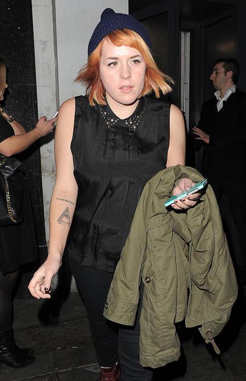 Дочь Тома Круза и Николь Кидман работает парикмахером