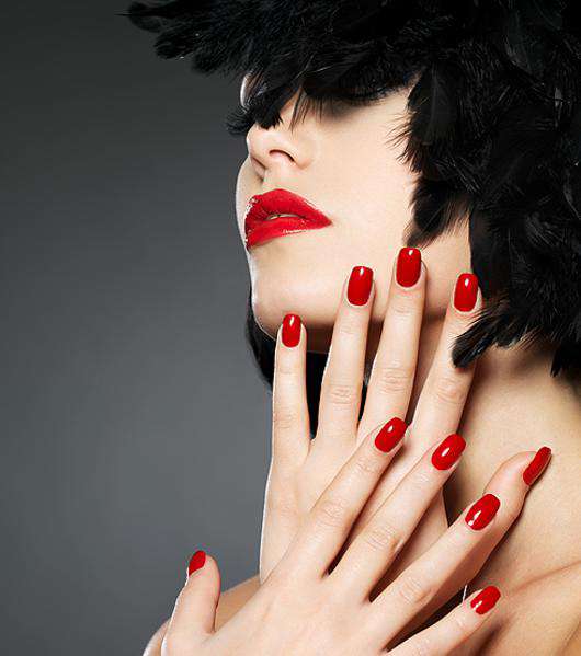 Этой весной главный тренд - красная помада. Фото: Lori.ru.