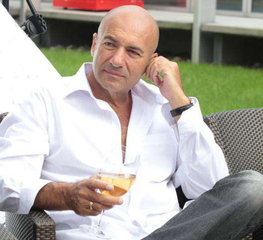 Игоря Крутого поздравляем весь российский шоу-биз.