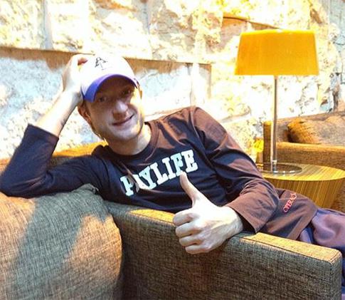 Twitter: звезды устроили эстафету отжиманий