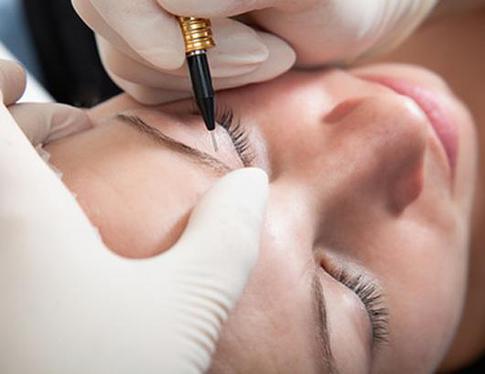 Чем опасен татуаж?