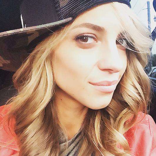 Поздравив всех с праздником, Надежда неожиданно рассказала о своей первой любви. Фото: социальные сети