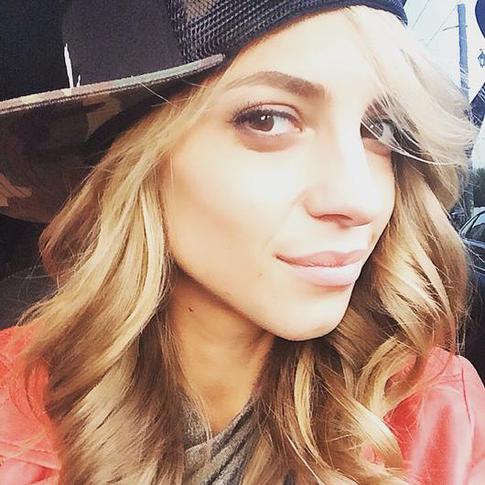 Наденька из Comedy Club влюбляется в танцоров