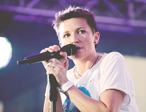 Диана Арбенина получила на 40-летие бутылку виски своего года рождения