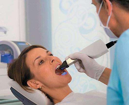 «Красивые зубы — это здоровые зубы. Наша цель — высоко-эстетичные и долговечные реставрации». Фото: материалы пресс-служб.