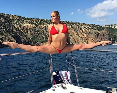 Впечатляющая растяжка: самые эффектные шпагаты Волочковой