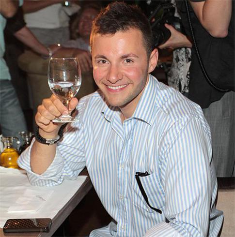 Вячеслав Манучаров встречается с дизайнером