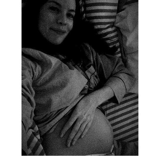 Лив Тайлер, которая снова беременна, вспомнила события 10-летней давности. Фото: социальные сети