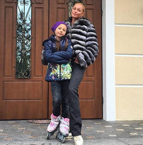 Волочкова показала, как поет ее дочь