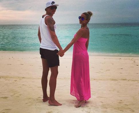 Бузова отметила годовщину свадьбы