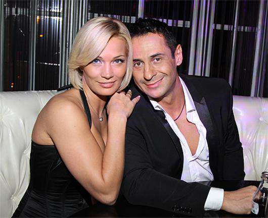 Стас Костюшкин с женой.