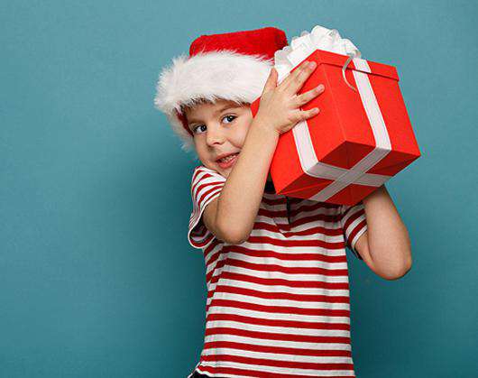 Выбираем правильный подарок для ребенка. Фото: Fotolia/PhotoXPress.ru.