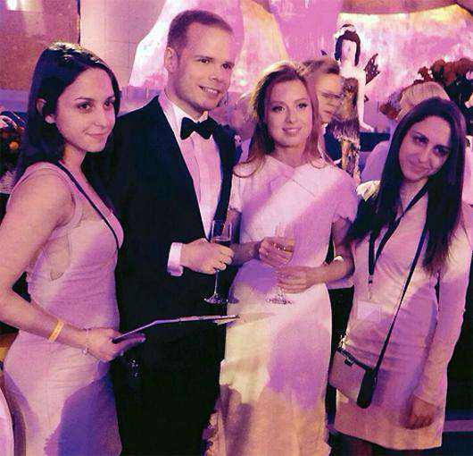 Свадьба Юлии Савичевой и Александра Аршинова. Фото: Instagram.com/angelasarkisova.