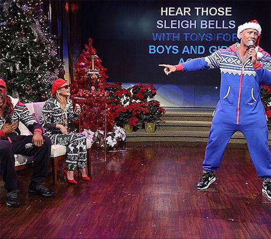 Дуэйн Джонсон спел рождественскую песню. Фото: Instagram.com.