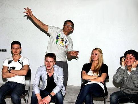 Бари Алибасов устроил фотосессию в дурдоме